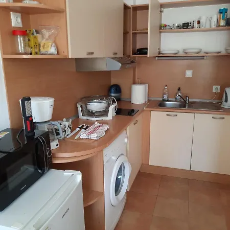 Beutiful Ground Floor Apartment Close To Beach Apartment Slantschew brjag